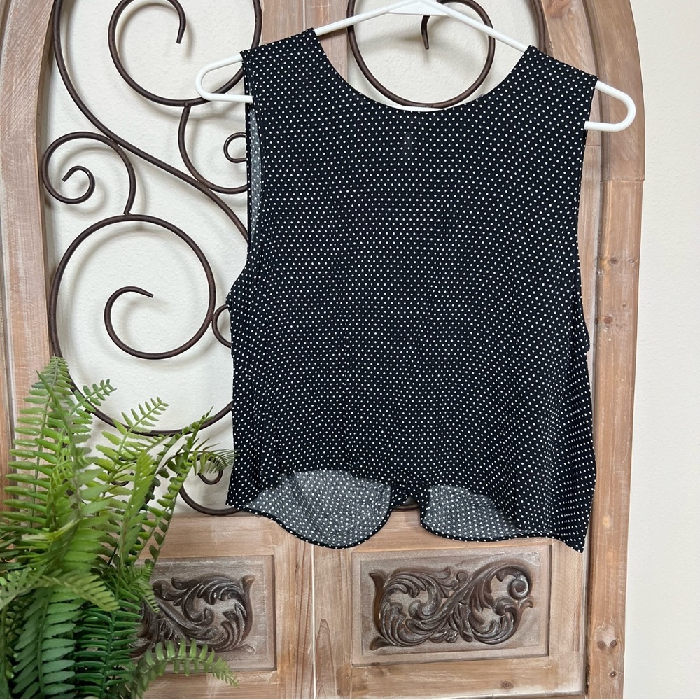 Slit back polka dot top